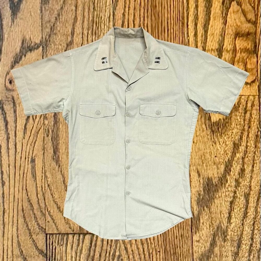 Vintage 60’s Tan US Army Vietnam War Ere Button Up Shirt With Rank Pins
